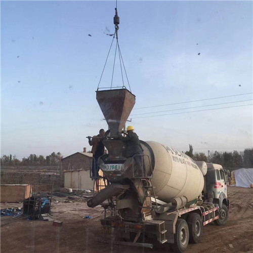 西峰区“精准瞄准”—— 吊车的 “定位导航” 技术