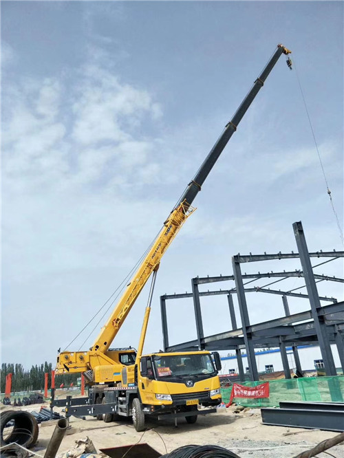 西峰区超高层建筑钢结构吊装案例